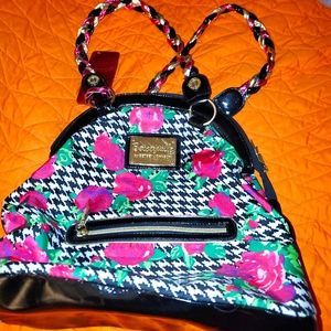 NWOT BETSEY JOHNSON FLORAL PURSE